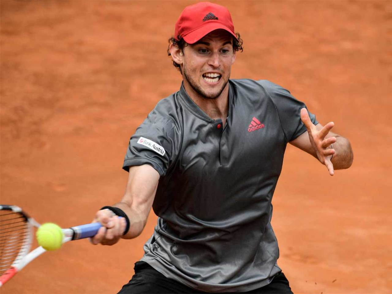 Fourth seed Thiem battles into Italian Open third round Tennis News