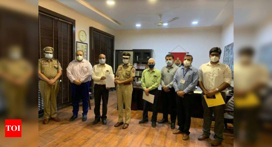 Ludhiana Police Public Foundation To Help Cmc Hospital Set Up 50 Bed Covid Ward Donates Rs 30 Lakh Ludhiana News Times Of India