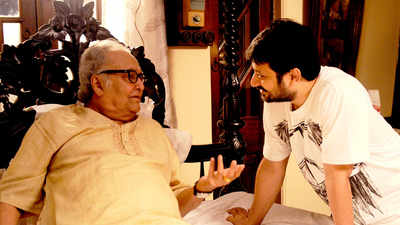 ‘Posto’ clocks 4 years: Director Shiboprosad Mukherjee remembers Soumitra Chatterjee’s commitment towards work