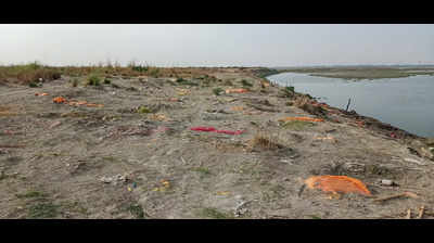Unnao district administration orders probe into reports of bodies buried on riverbank