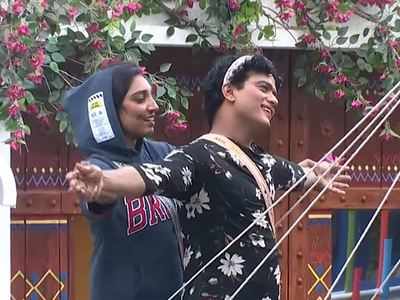 Bigg Boss Malayalam 3: Rithu Manthra and Manikuttan steal the show with their romantic act