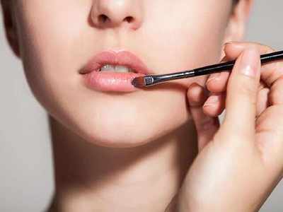 Lip brush: Apply lipstick like a pro