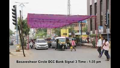Karnataka: Shade nets placed at traffic signals to keep motorists cool in Vijayapura