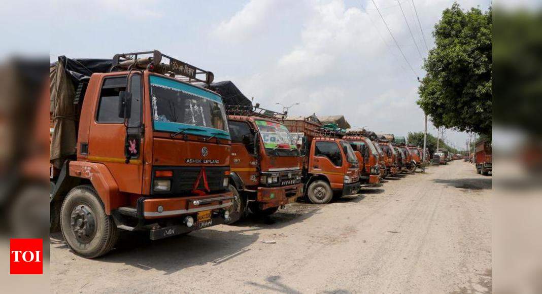 Truckers Protest Mandatory Rt Pcr Tests For Drivers Nagpur News