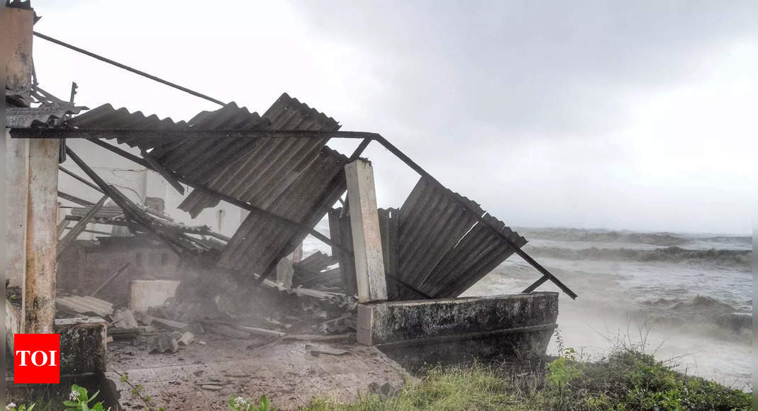 Cyclone Tauktae: IAF keeps 16 transport aircraft, 18 ...