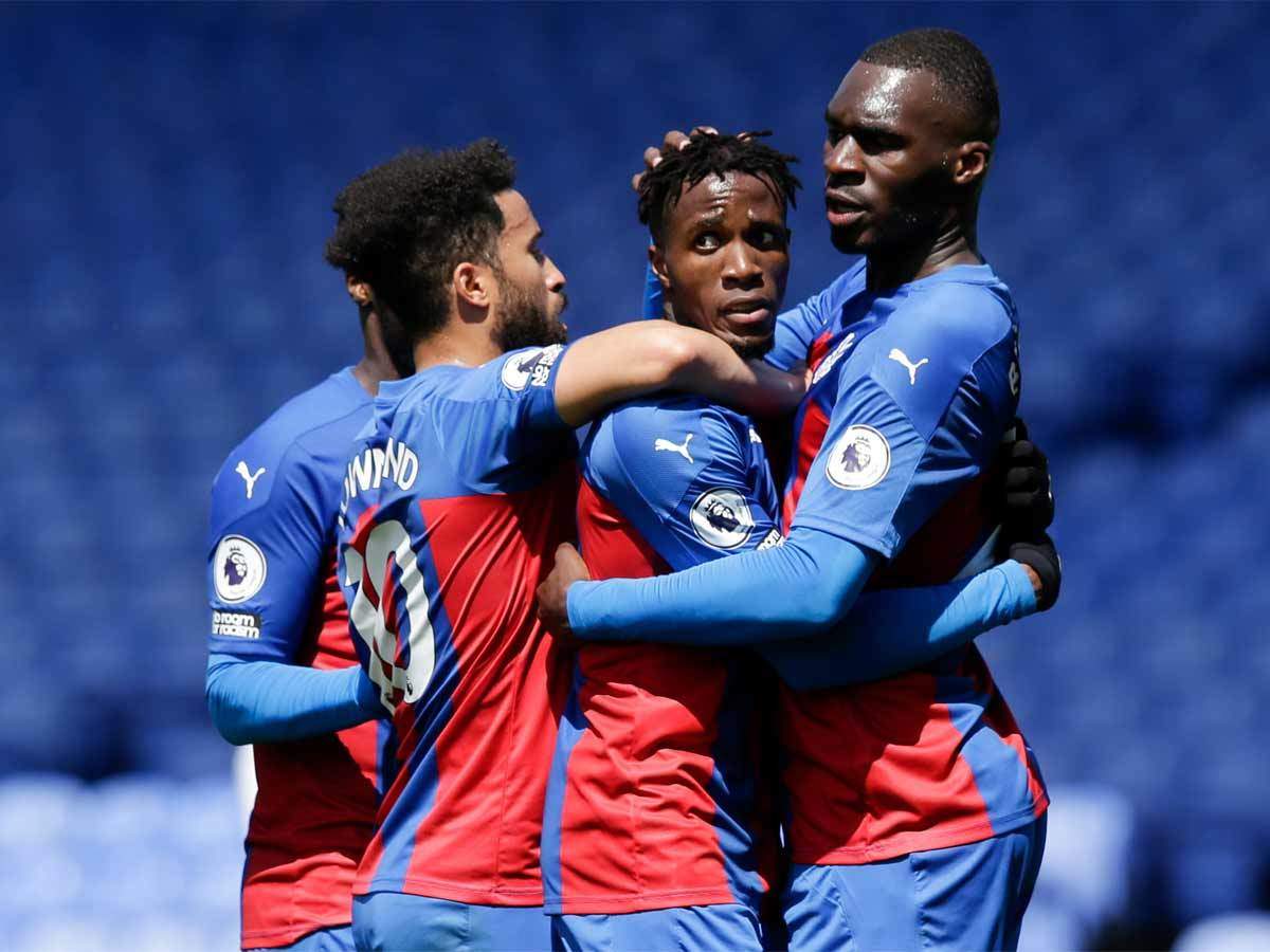 EPL: Crystal Palace strike late to sink Aston Villa 3-2 in thrilling clash  | Football News - Times of India