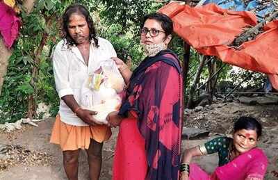 From her hospital bed, woman arranges Eid ration for needy