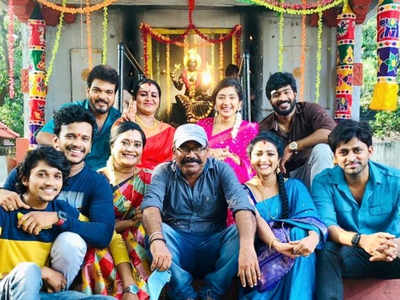 Idhayathai Thirudathey completes 500 episodes - Times of India