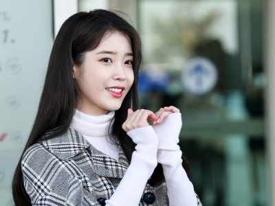 IU marks her birthday with generous donations for cancer patients