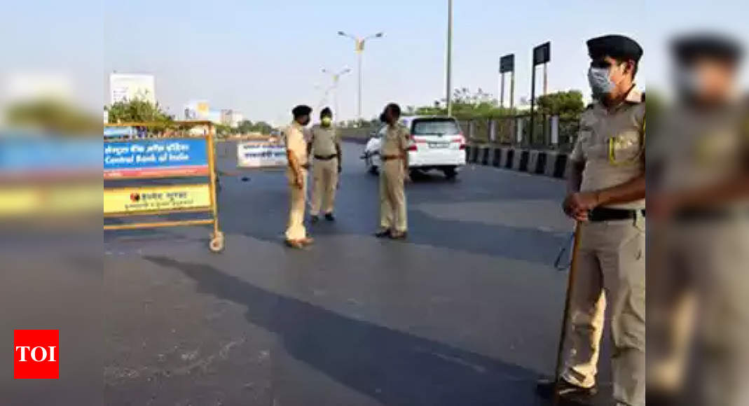 Travel curbs: Chennai cops go a bit easy on Day 1