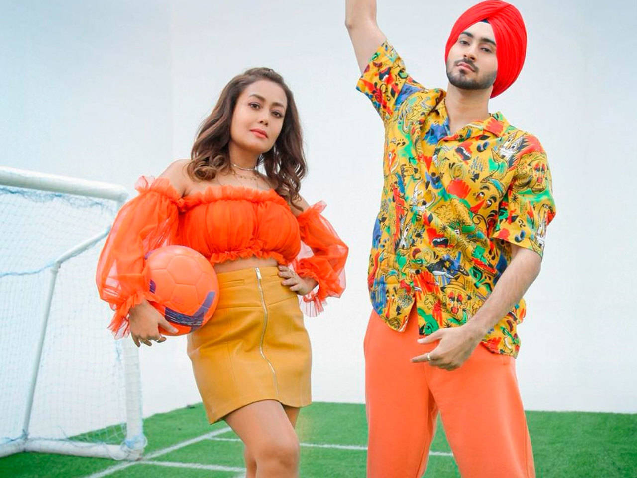 1280px x 960px - Neha Kakkar and Rohanpreet Singh's 'Khad Tainu Main Dassa' is a dose of  cuteness | Punjabi Movie News - Times of India