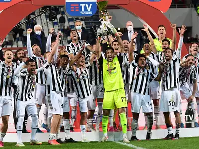 win Italian Cup for 14th time as fans return | Football News - Times of India