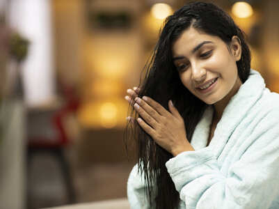 10 tips to deal with oily hair in summers