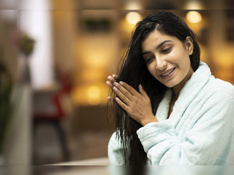 10 tips to deal with oily hair in summers