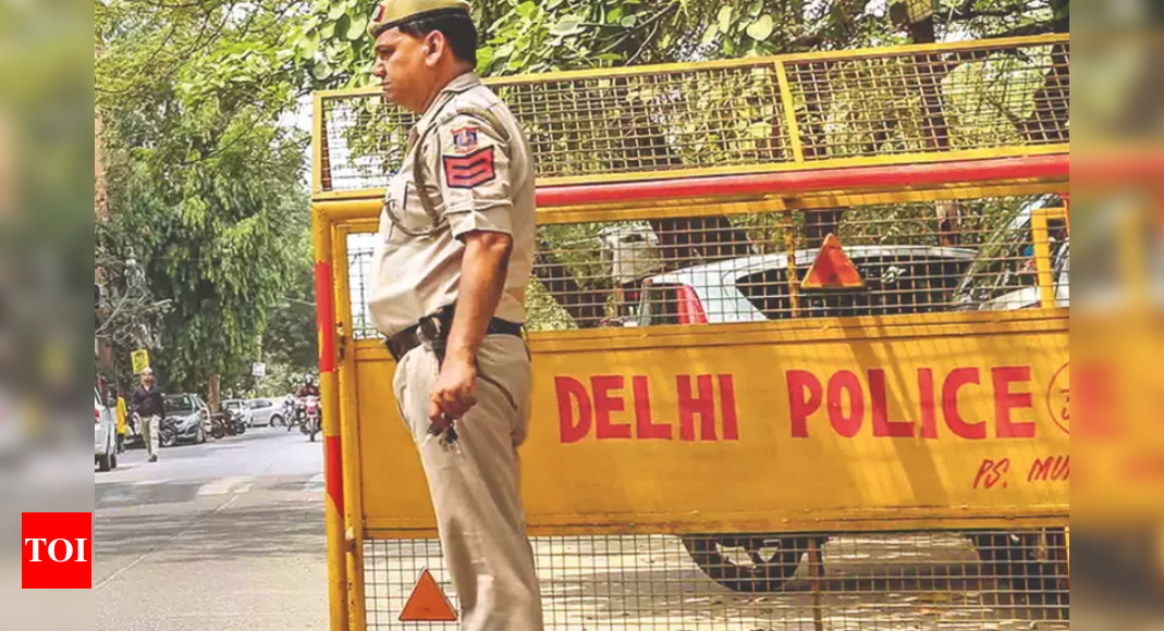 Delhi Police is warning users to avoid SMS from these phone numbers