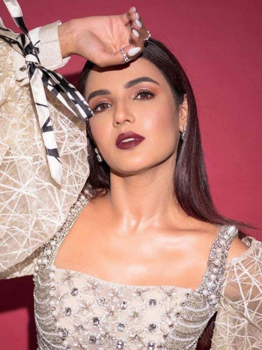 Summer style inspiration from Jasmin Bhasin | Zoom TV