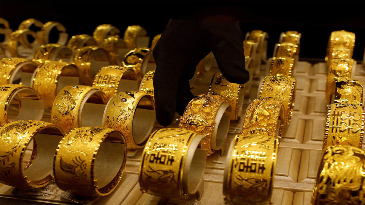 What strong gold says about the weak dollar