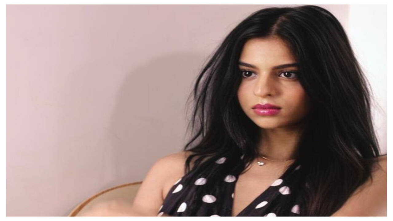 Shah Rukh Khans daughter Suhana Khan gets a marriage proposal from a  Twitter user, says he earns more than Rs 1 lakh per month | Hindi Movie  News - Times of India
