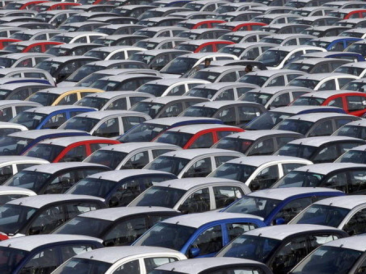 Non-commercial vehicles&#39; output falls 21% in April: Report - Times of India
