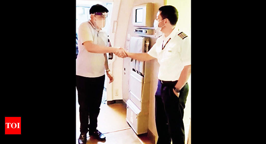 40 Year Old Flies Solo On 360 Seater Mumbai Dubai Flight For Rs 18 000 Mumbai News Times Of India