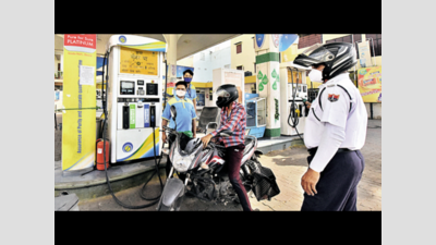 Petrol price breaches Rs 100 mark in Jaipur