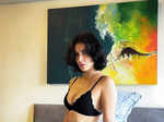 Mandana Karimi is teasing with her new captivating photoshoot