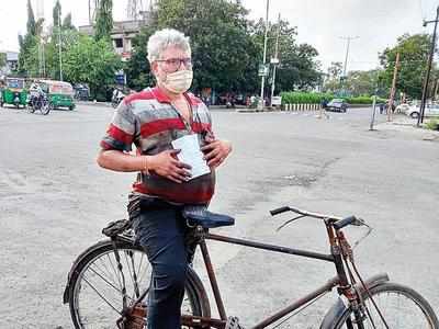 Man and online bike