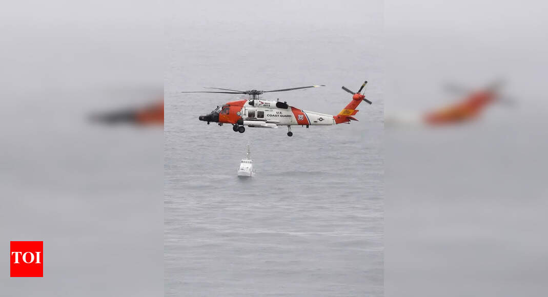US Coast Guard: 2 dead, 10 missing after boat overturns in Florida Keys ...