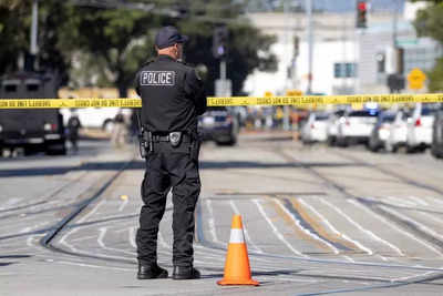 California mass shooting death toll rises to 10