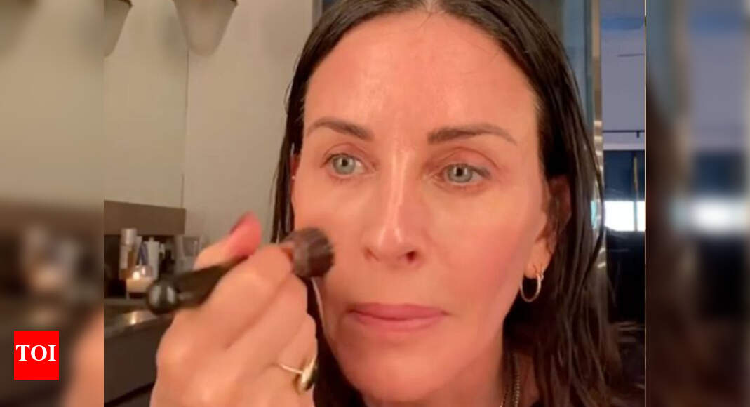 Courteney Cox's makeup tutorial is trending