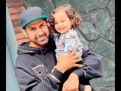 5 must-watch adorable videos of Gippy Grewal with his youngest son Gurbaaz Grewal