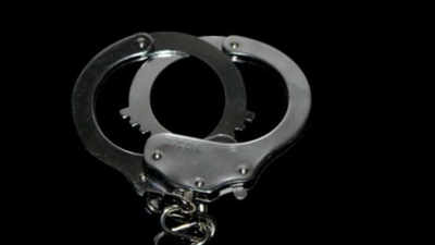 Robber held after exchange of fire in Ghaziabad