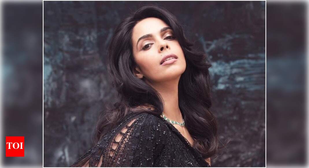Mallika Sherawat This Is Not The Best Time To Reach Out To Hollywood Studios For Content Collaboration Hindi Movie News Times Of India