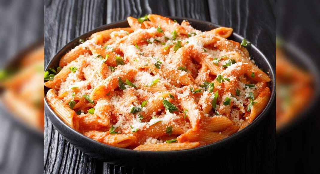 Pink Sauce Pasta Recipe: How to Make Pink Sauce Pasta Recipe | Homemade Pink Sauce Pasta Recipe
