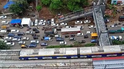 Mumbai Metro Uddhav Thackeray Flags Off Trial Run For Mumbai Metro 2a 7 Corridors Mumbai News Times Of India