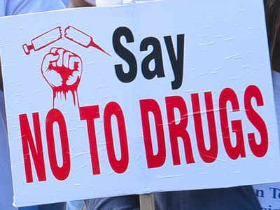 More US citizens apprehended for moving drugs over border - Times of India