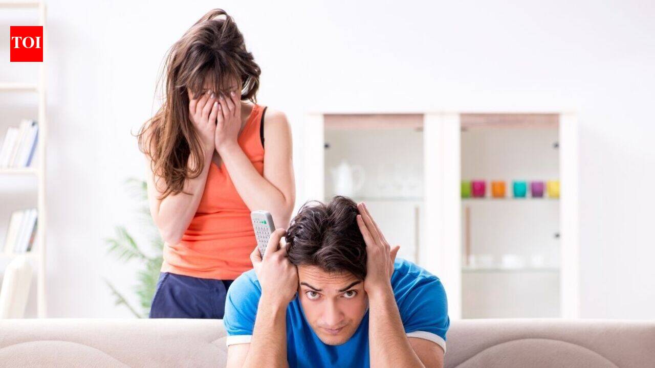 7 signs your partner is controlling