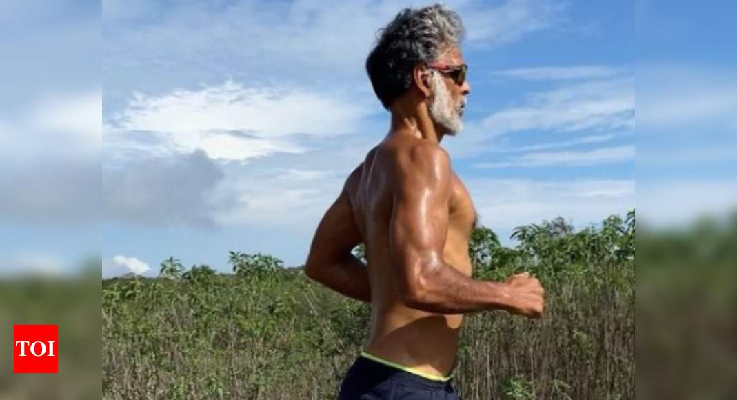 Ankita Konwar enjoys a run under magnificent sky, Milind Soman calls her  fit | Health - Hindustan Times