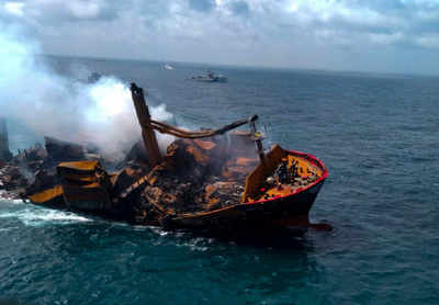 MV X-Press Pearl cargo ship sinks off coast of Sri Lanka