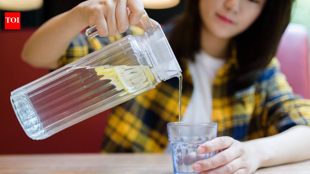 Before, during or after the meal: When to drink water?