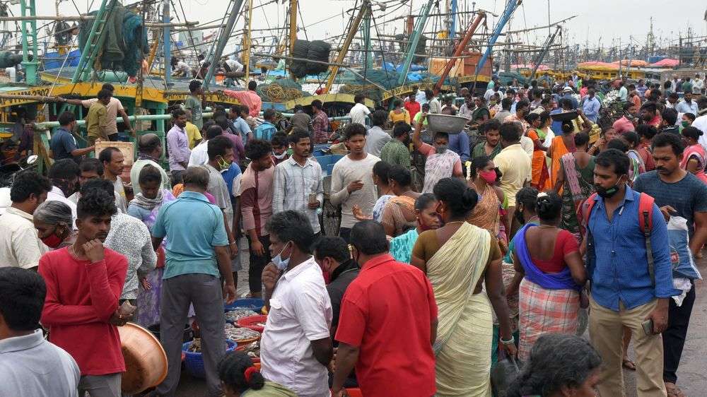 Crowd at Fishing Harbour in Vizag
