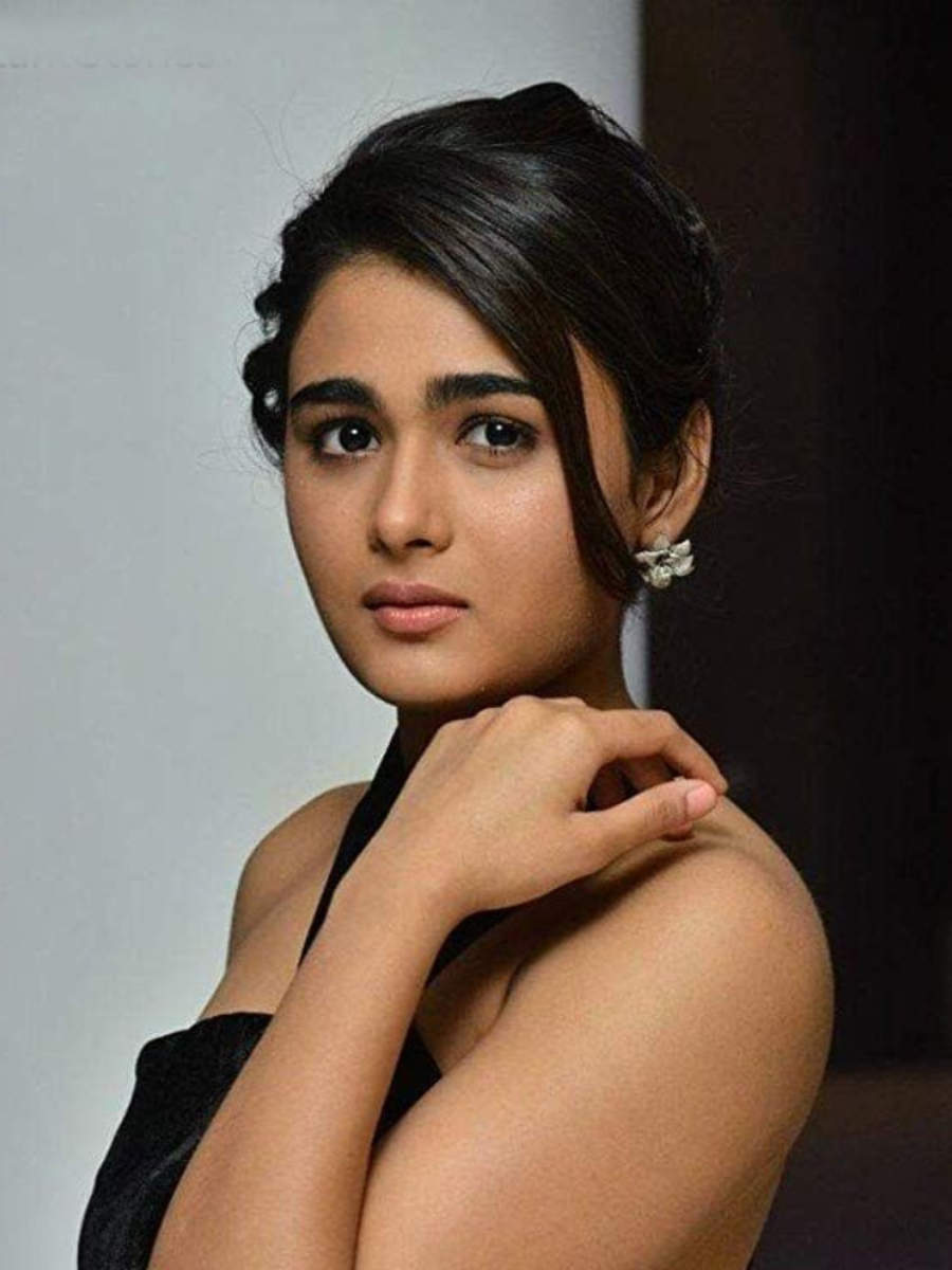 These Gorgeous Pictures Of Shalini Pandey You Should Not Miss Times Of India 