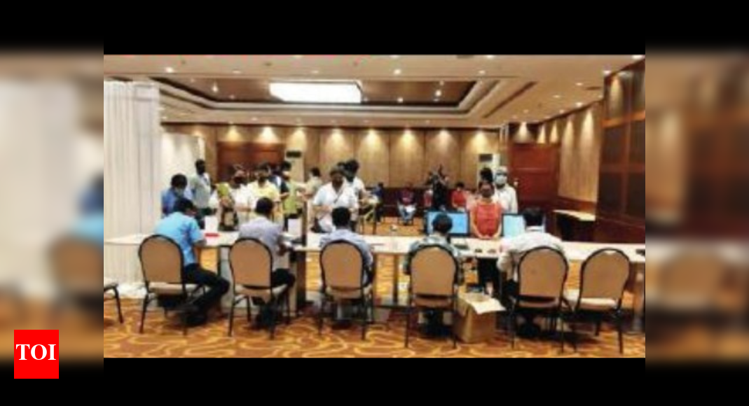 Jab for retail workers key to mall reopening in Kolkata