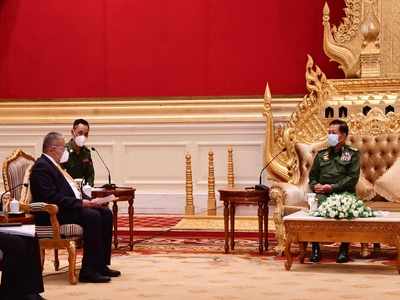 ASEAN envoys meet Myanmar junta leader to press for dialogue