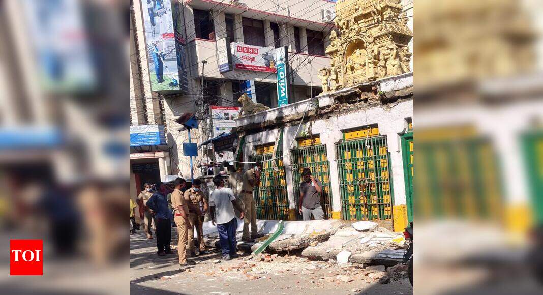 Man praying outside Chennai temple dies after slab falls on him ...