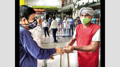 Railway relief for Howrah and Sealdah porters