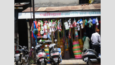 Nagpur curbs eased, people begin to throng markets, shops