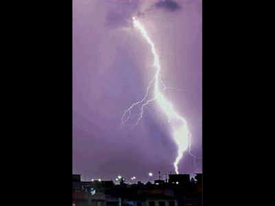 Lightning in West Bengal: 27 killed in lightning strikes across South  Bengal districts | Kolkata News - Times of India