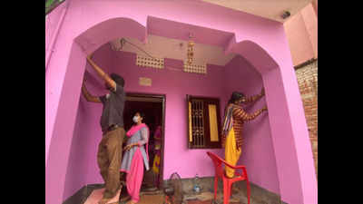 Odisha’s Raghurajpur artisans busy with home murals to greet tourists