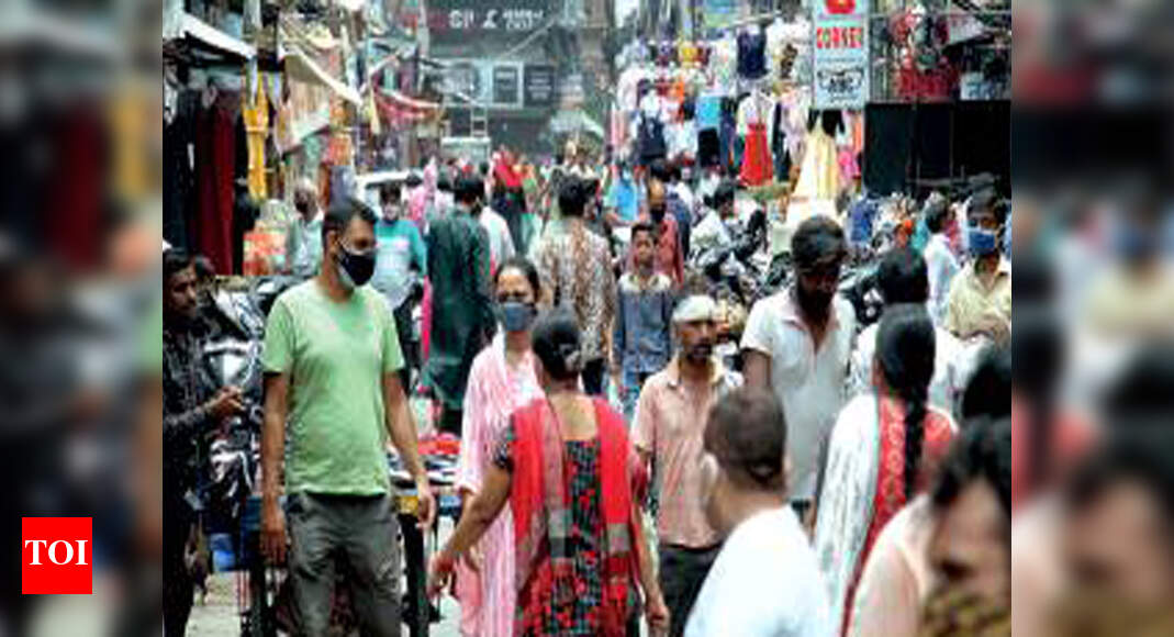 Lucknow unlocks, Covid-19 protocol tossed to the wind | Lucknow News ...